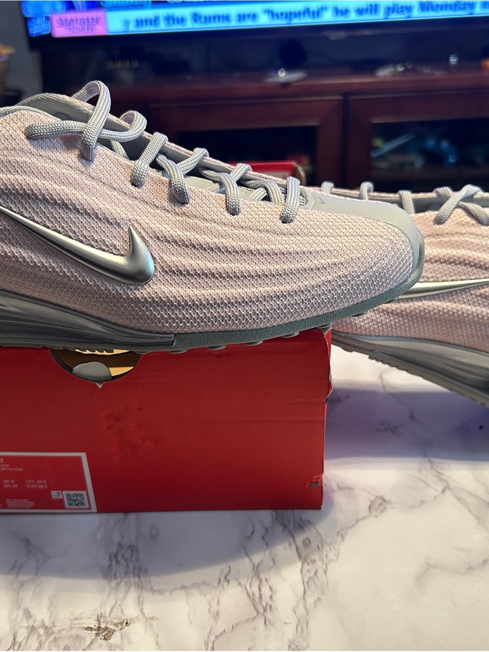 Nike Women's Athletic Running Shoes in Light Pink and Gray